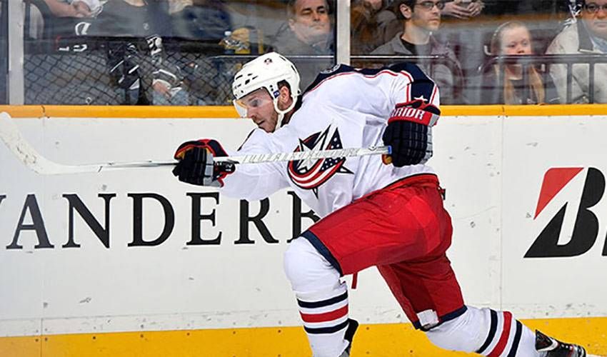 Primary role on the ice, supporting role on the links | The Home Of The ...