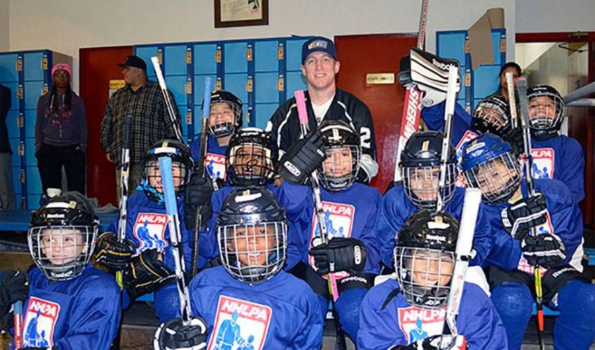 Ben Scrivens & Matt Greene Give Back To Kids in Hawthorne, CA