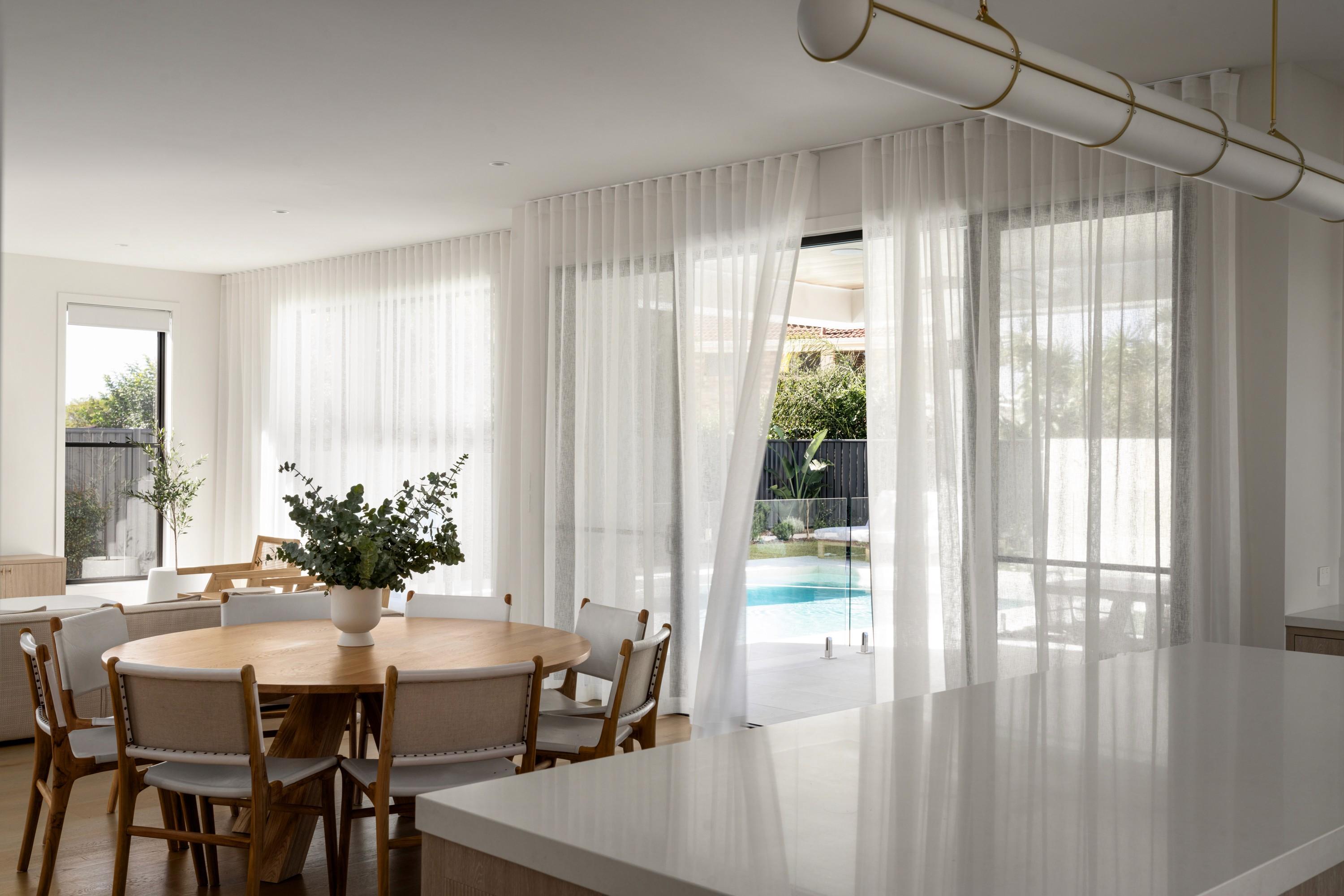 Dunvegan House: Modern Custom Home Design in Carindale