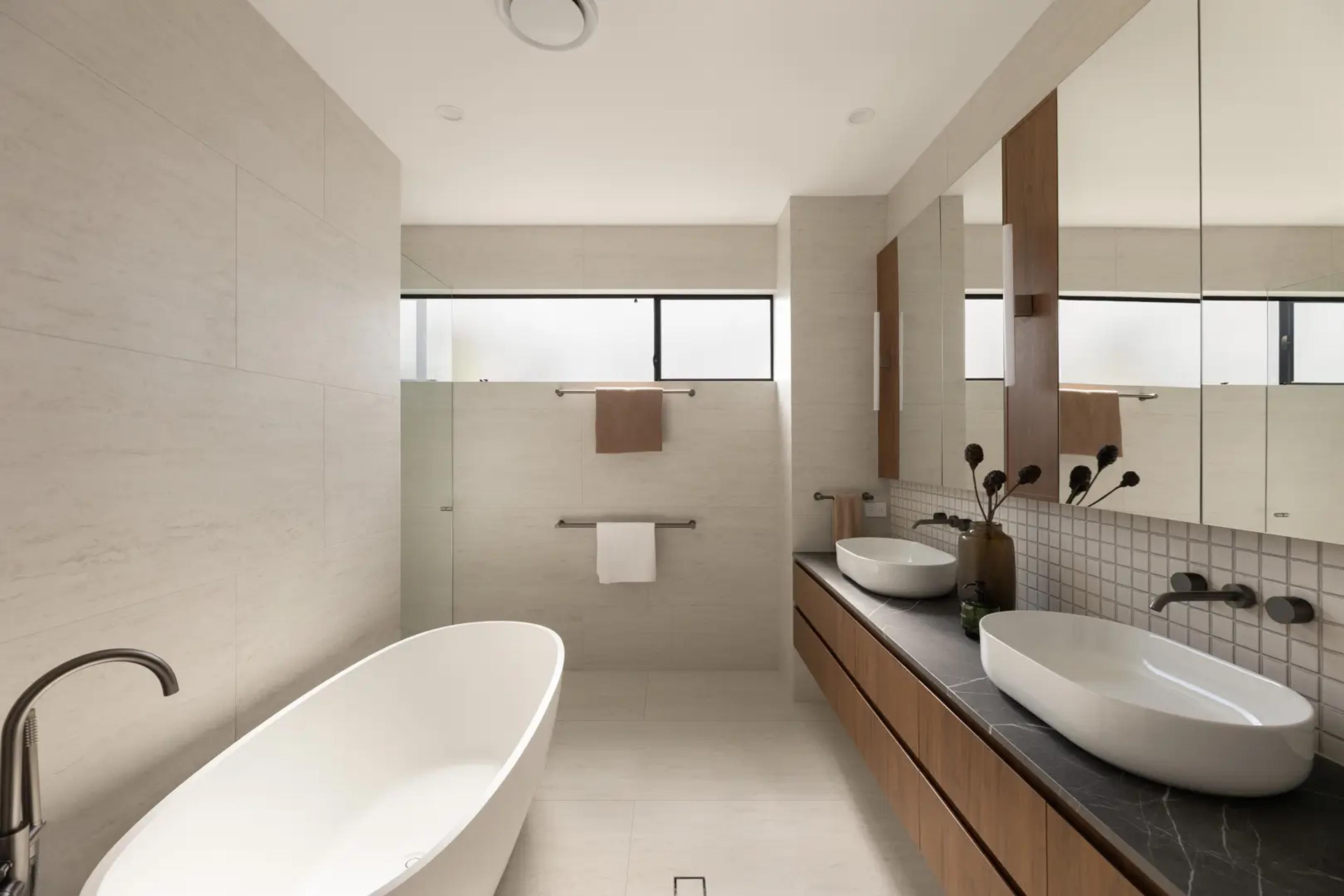 Ensuite with freestanding bath and double vanity