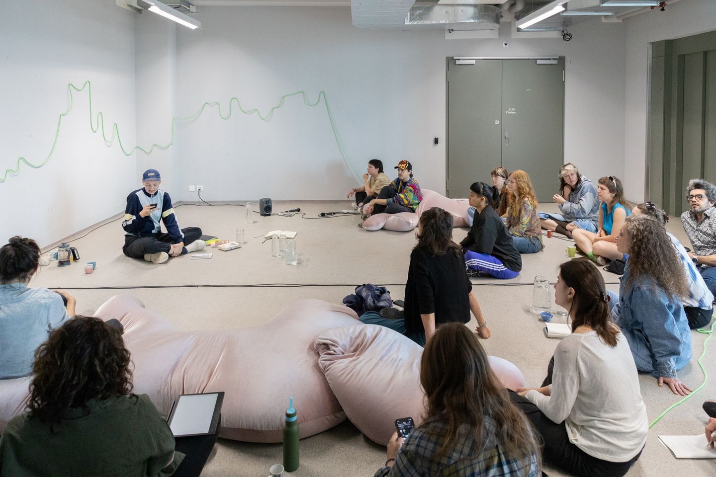 hhhhh: tonguexs à tonguexs - Mina Achermann