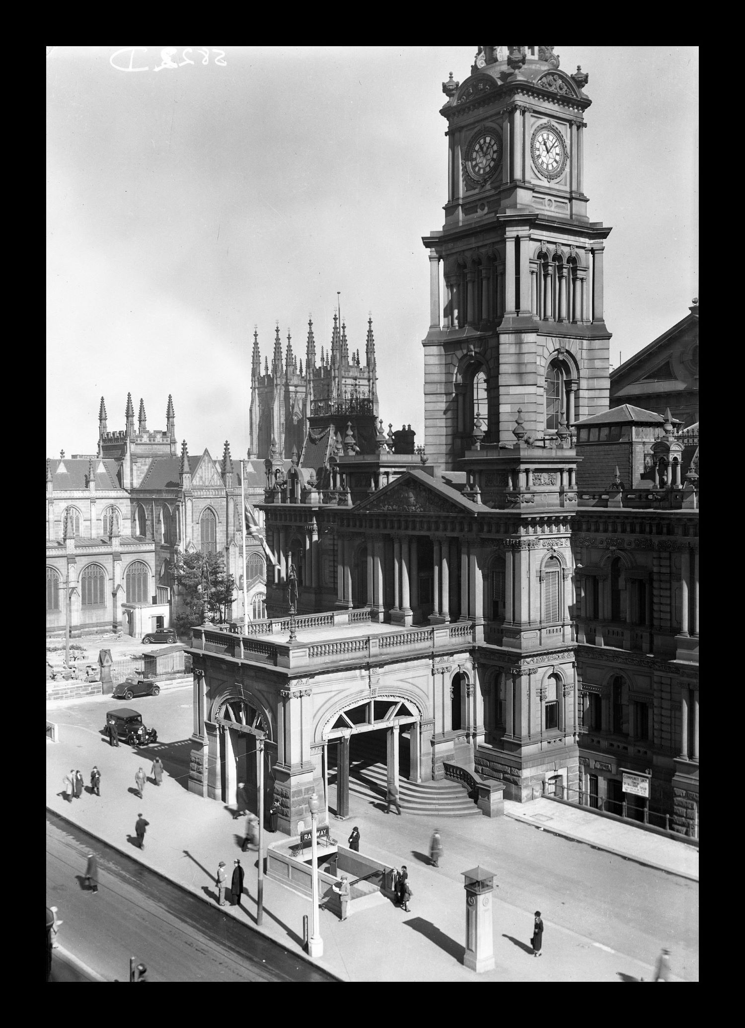 Exterior view of Sydney Town Hall