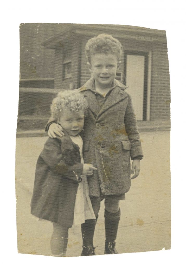 Margaret and Michael Finn, 1939, Central Station, Sydney