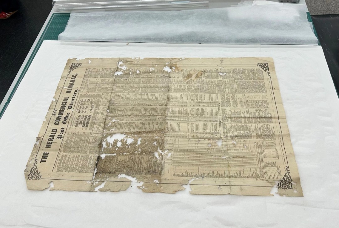 To acclimate the paper before the immersion bath, the item was humidified with a light spray of deionised water.