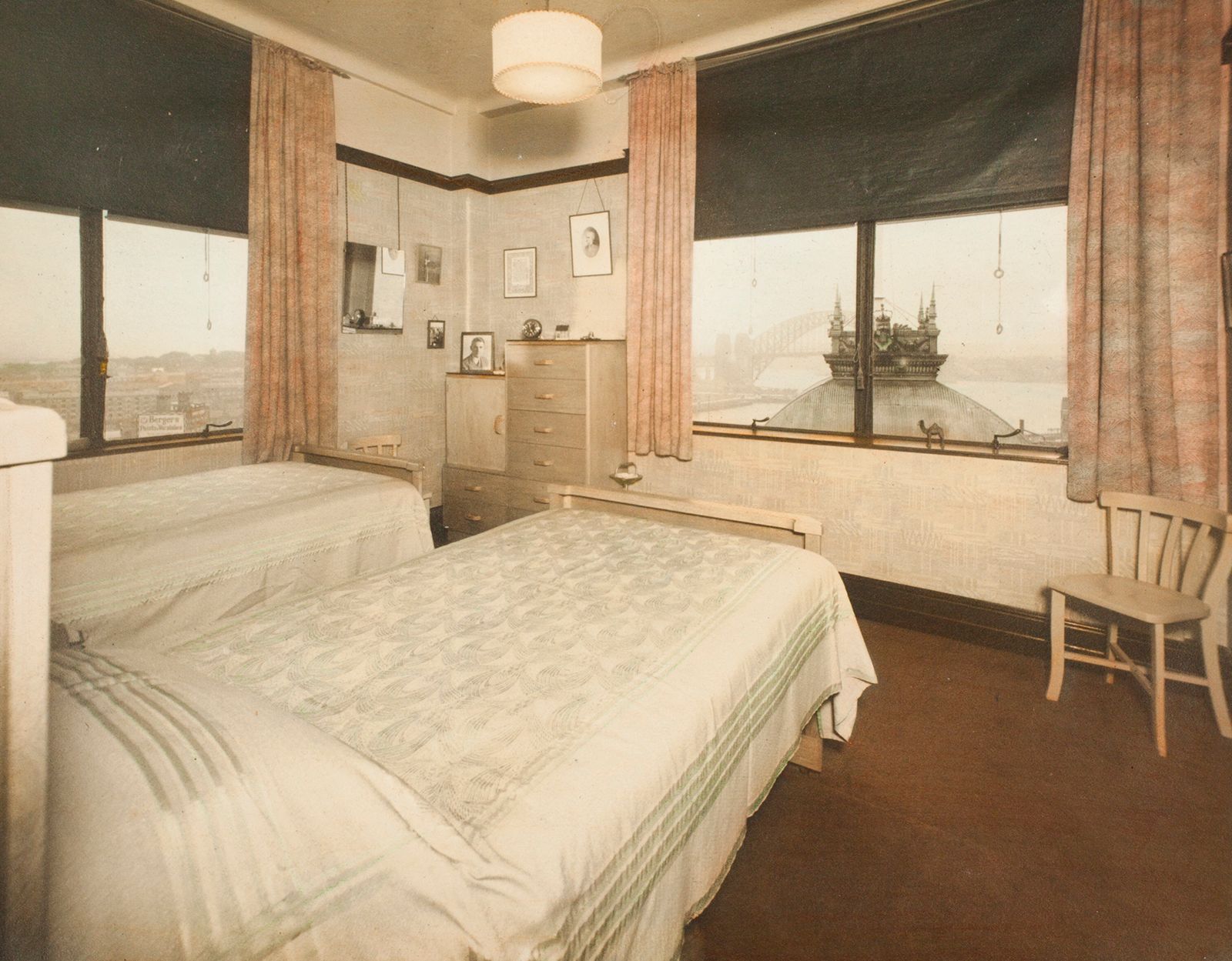 Bedroom with a view of Sydney Bridge, The Astor
