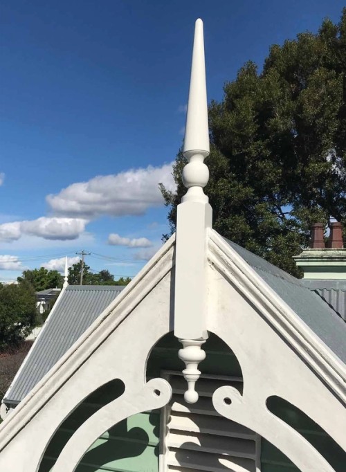 New finial installed, Meroogal.