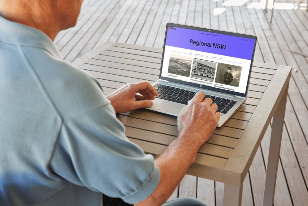 Visitor looking at the Regional page on the MHNSW website
