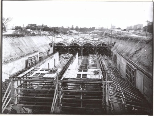 Construction of tunnels for underground railway