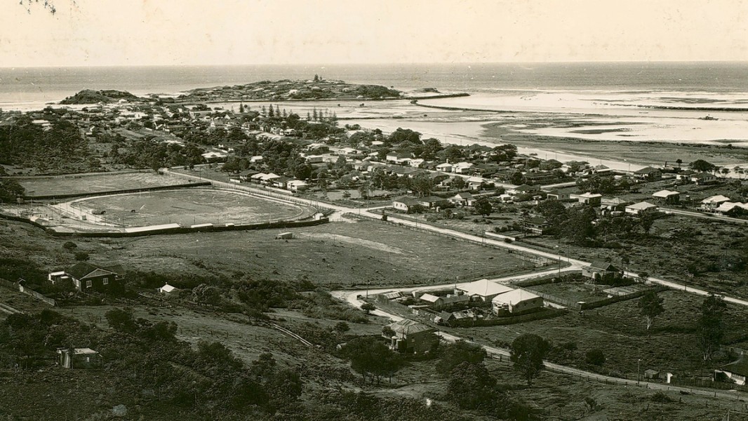 undated view of the entrance to Tweed River