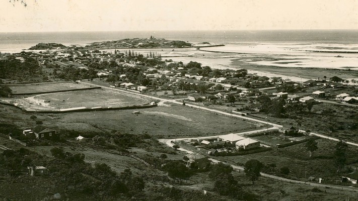 undated view of the entrance to Tweed River
