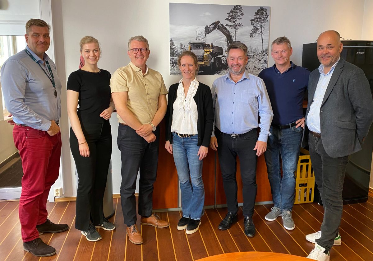 MEFs forhandlingsutvalg: Sverre Huse-Fagerlie, Solveig Nørstrud Wanvik, Bjørn Rosenberg (Østlandet Gjenvinning), Siri Holand Andresen (NordRen), Anders Tverbakk (Retura Iris), Terje Eikevold, Thomas Kollerød. Stein Gunnes var ikke tilstede da bildet ble tatt.