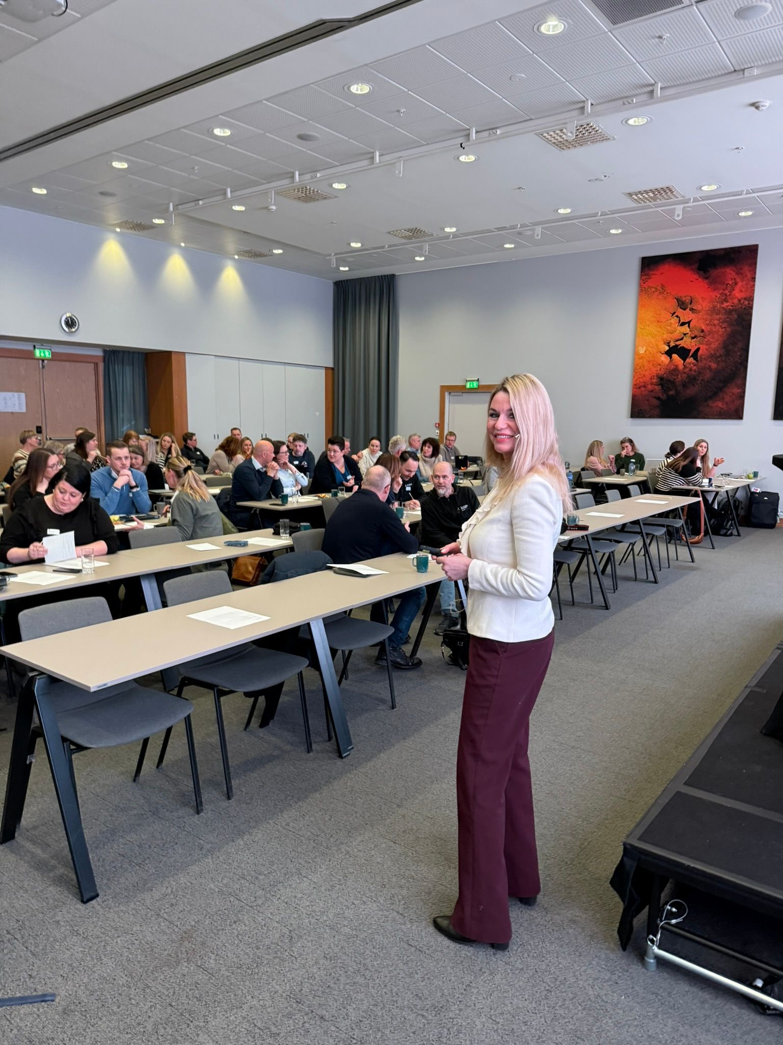 Det summet godt i lokale da Tove Edvardsen utfordret alle på hvordan man er som leder