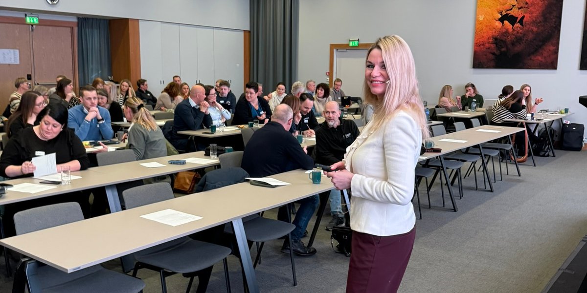 Det summet godt i lokale da Tove Edvardsen utfordret alle på hvordan man er som leder