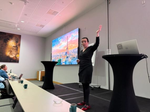 Humorforedrag om mangfold og inkludering, ved Cecile Moroni