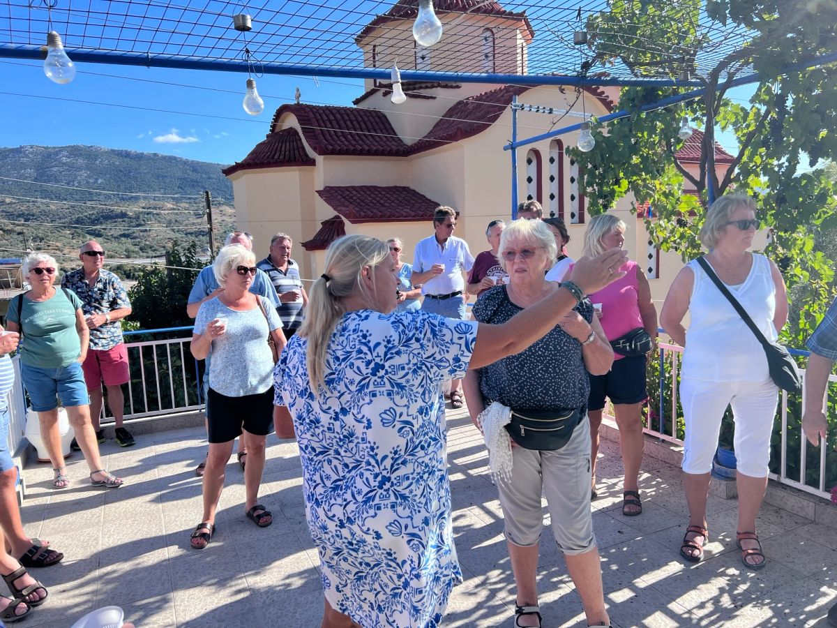 Vi fikk bli med hjem til guiden vår Ann Kristin, som hadde hus i landsbyen Karatza.