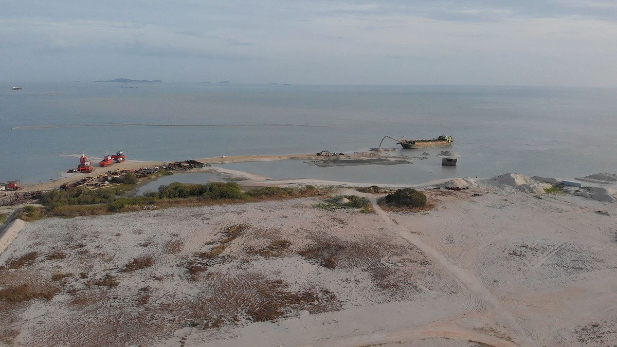 Ongoing land reclamation in Malacca. Film still White Elephant, 2022.