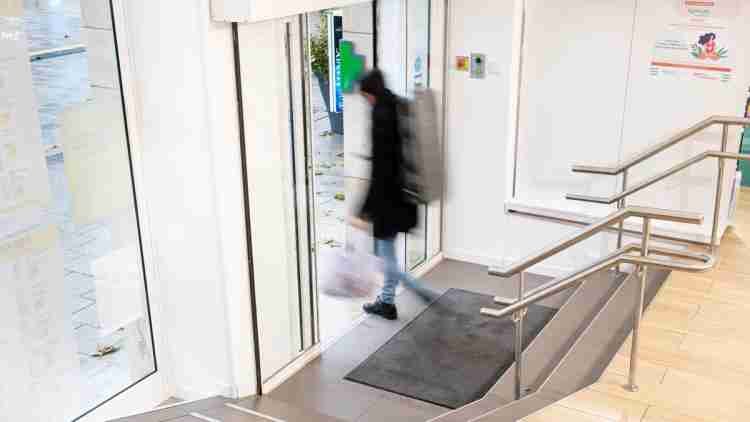 L&rsquo;utilisation de capteurs de mouvement dans les pharmacies