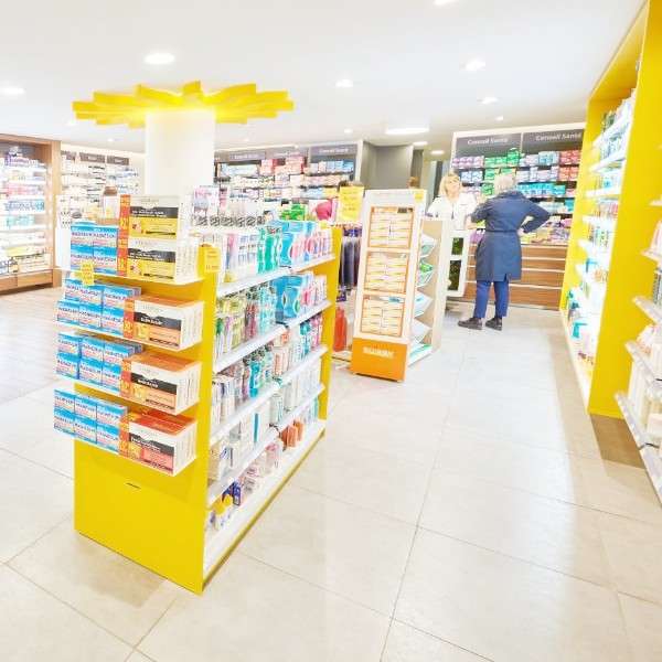 couleurs-de-lannee-pharmacie-medd-agencement-2021-8