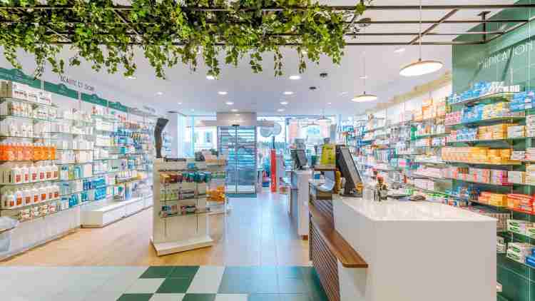 Pharmacie Carlier: a light & dynamic space