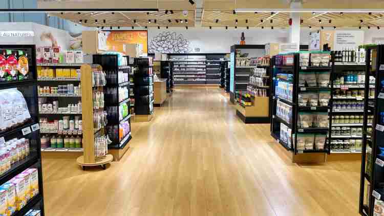 Interior design for pharmacies: focus on the user