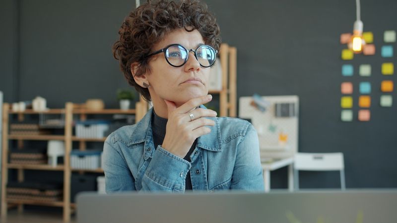 Laptop on a desk, choosing between ChatGPT, Claude and Gemini for your business