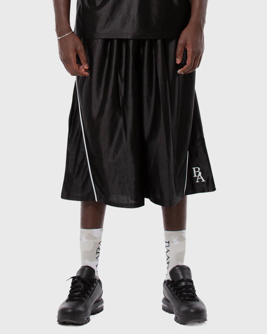 BLACK STREETBALL SHORT