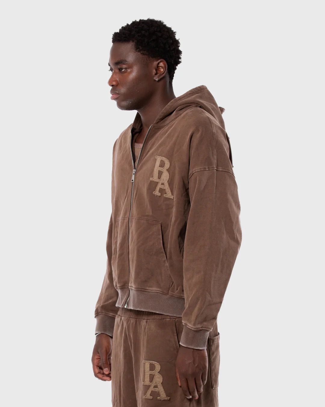 BROWN ZIP SWEAT-SHIRT