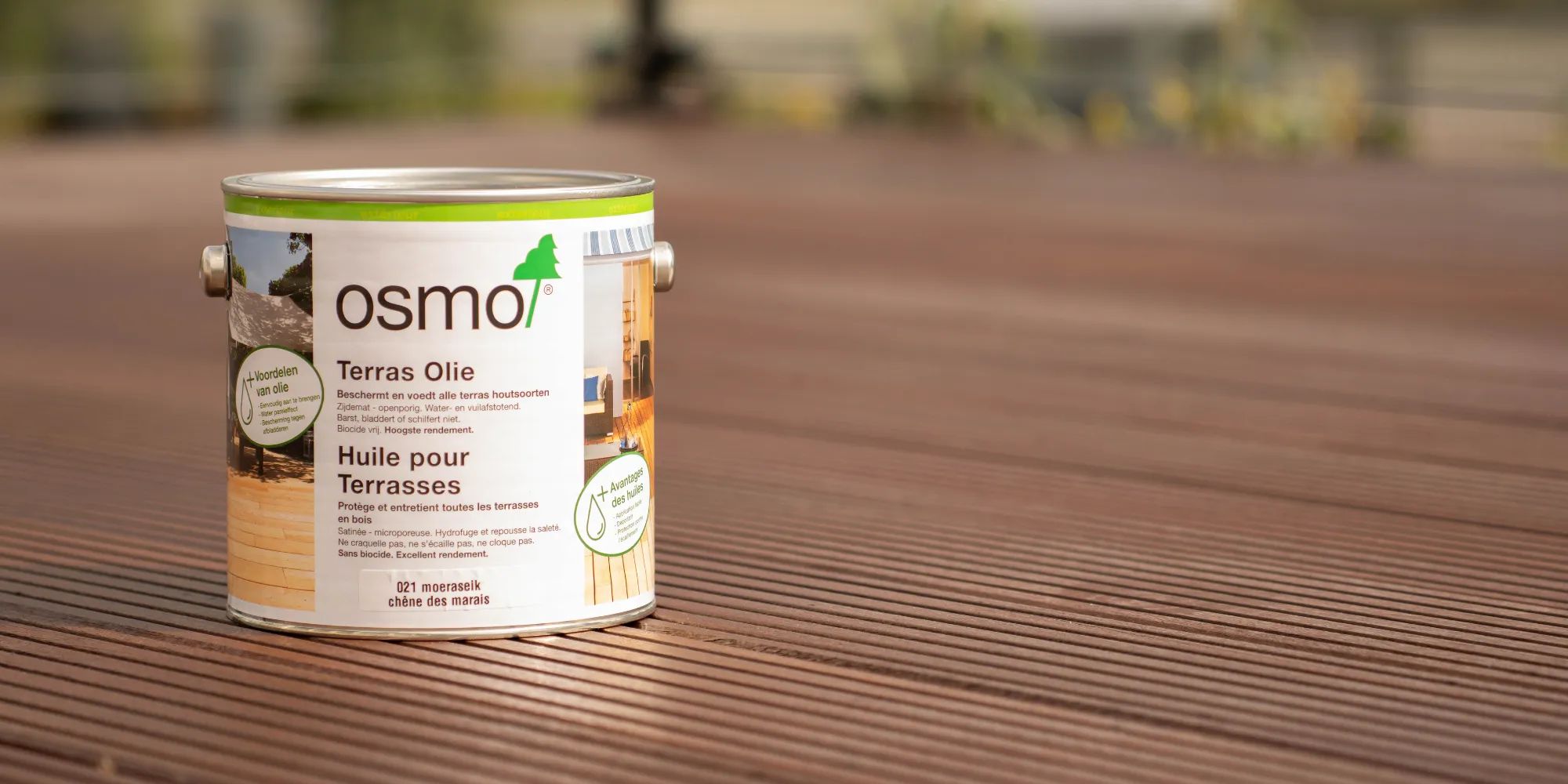 Osmo Terras-Olie op een houten terras