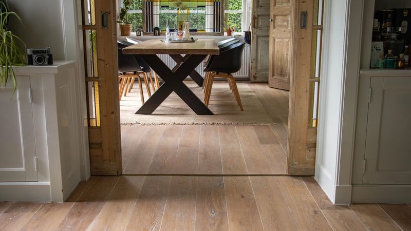 Eiken houten vloer behandeld met Hardwax-Olie Farbig 3040, Wit