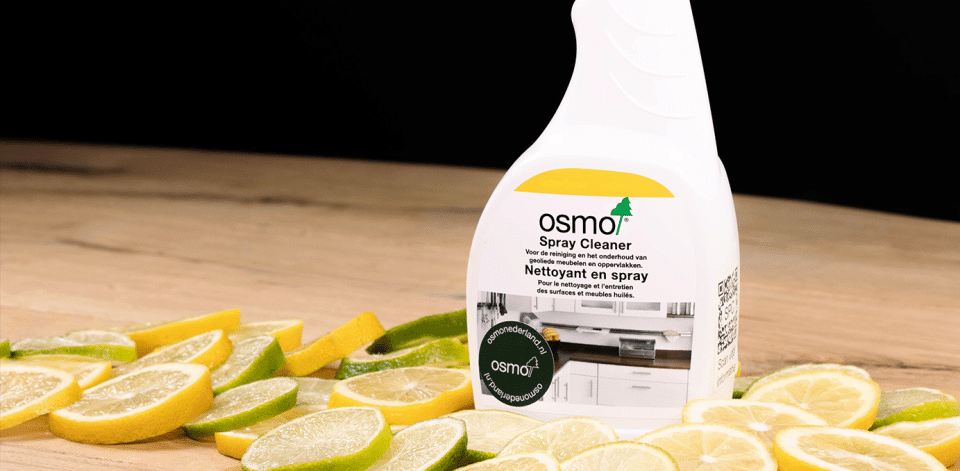 Clean your surface thoroughly with the Osmo Spray Cleaner