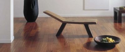 Houten vloer met een hout object