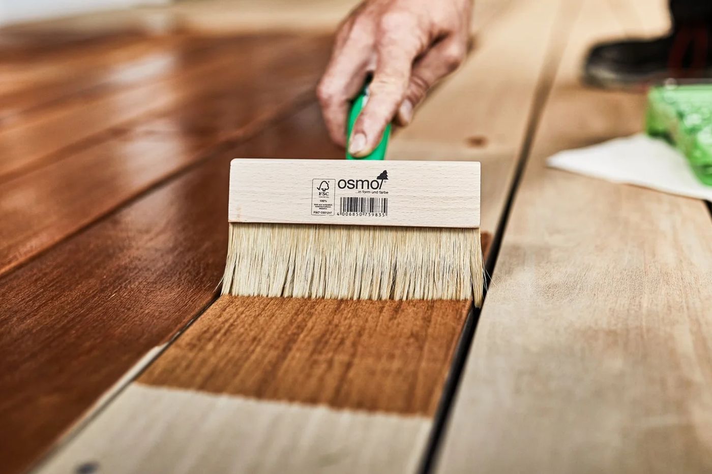 Osmo Terras-Olie op een houten terras