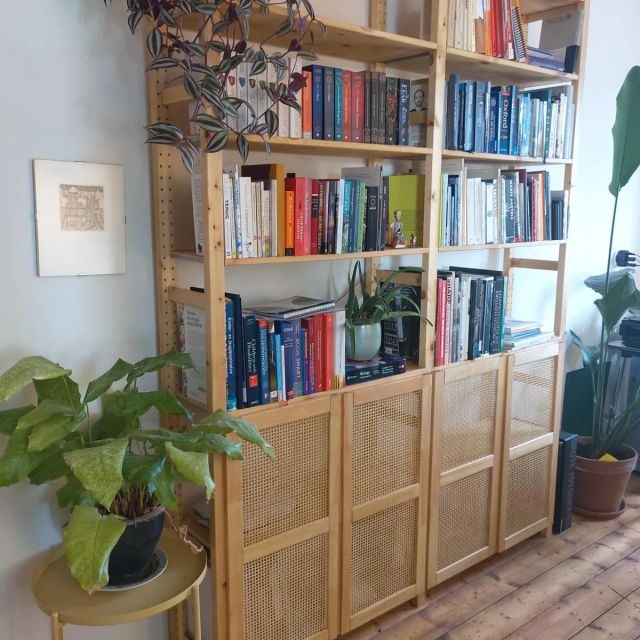 Grenen boekenkast met warme honingtint, behandeld met Osmo TopOil 3068, Natural