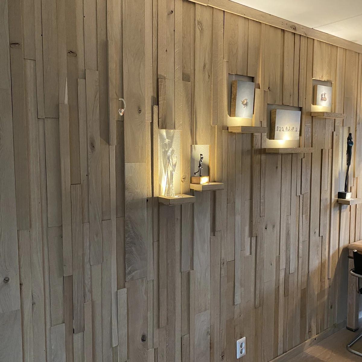 Eiken wandbekleding, licht gewit