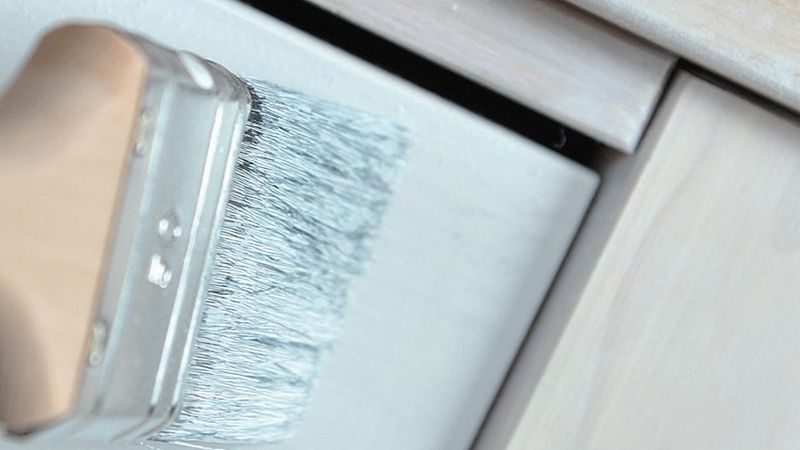 Work with a brush or roller