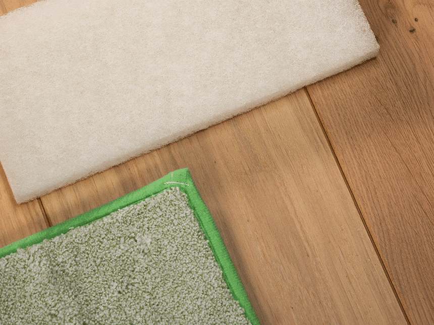 Een micro vezel doek en een pad