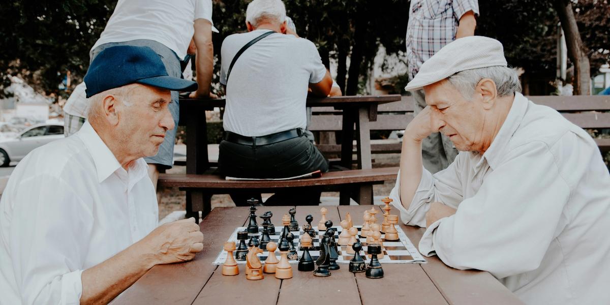 401k vs IRA: Which Retirement Account Is Better?