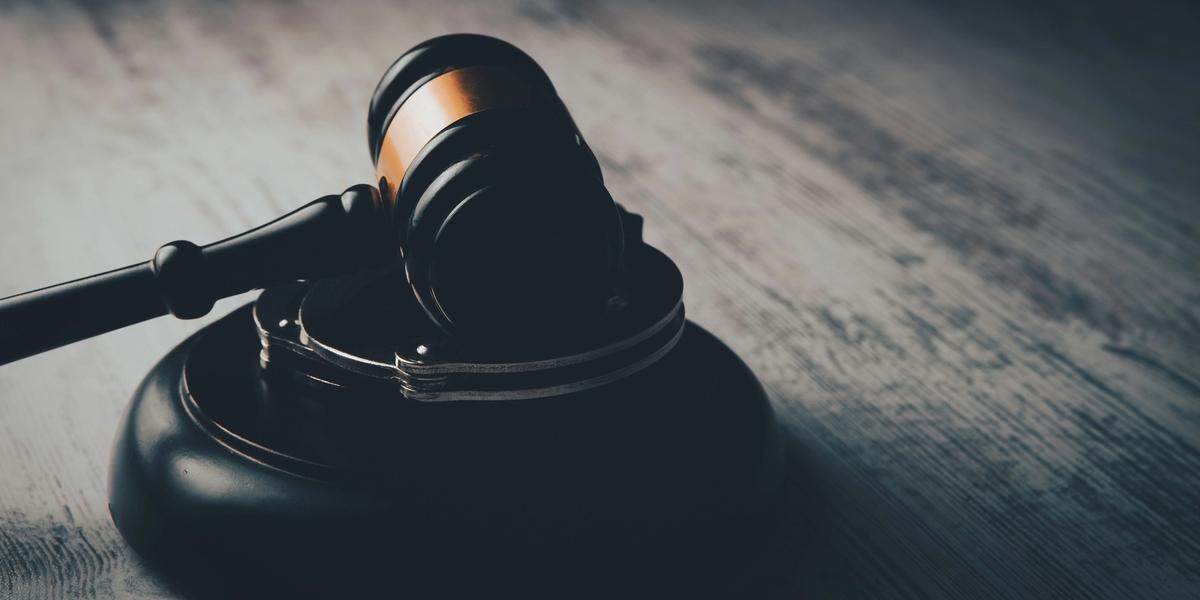 How to Handle a Business Lawsuit: From Complaint to Resolution
