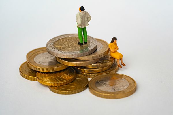 Alimony and Spousal Support: How Courts Decide and How to Modify It