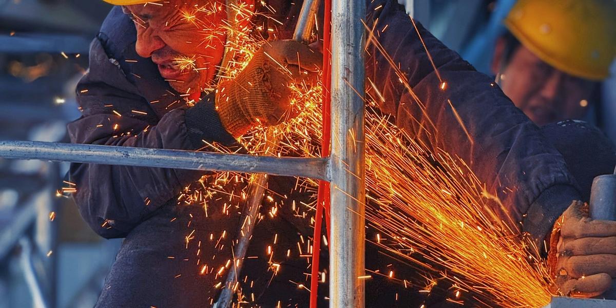 Work-Related Accident Claims: Workers Compensation vs. Personal Injury