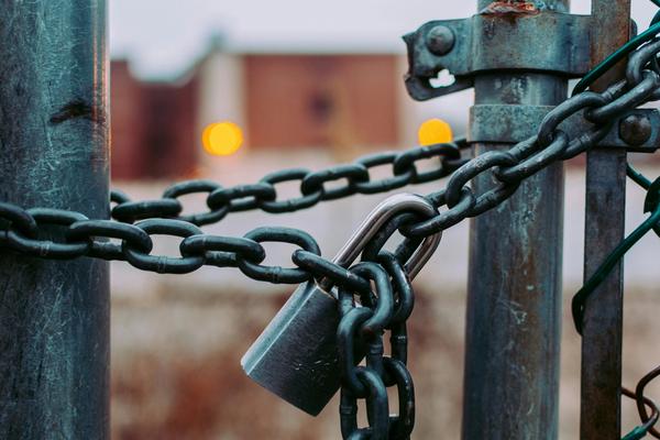 How to Avoid Crypto Scams: Common Frauds and Red Flags