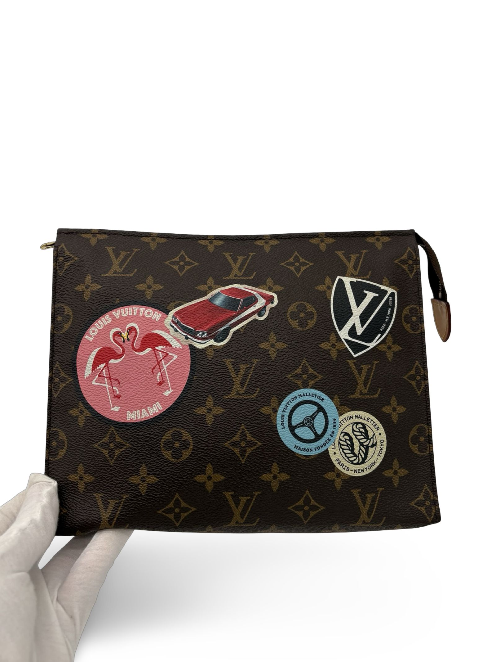 Louis Vuitton Toiletry 26 World Tour Edition Brown Canvas Monogram Clutch Bag With Patches — image 3