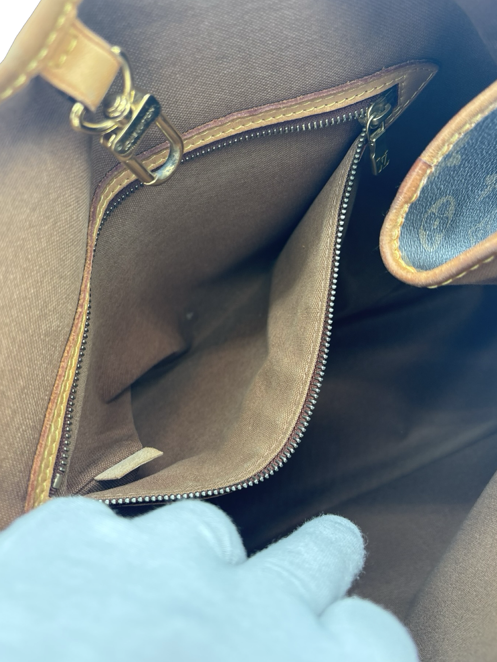 Louis Vuitton Batignolles Horizontal Brown Monogram Canvas Hand / Shoulder Bag — image 19
