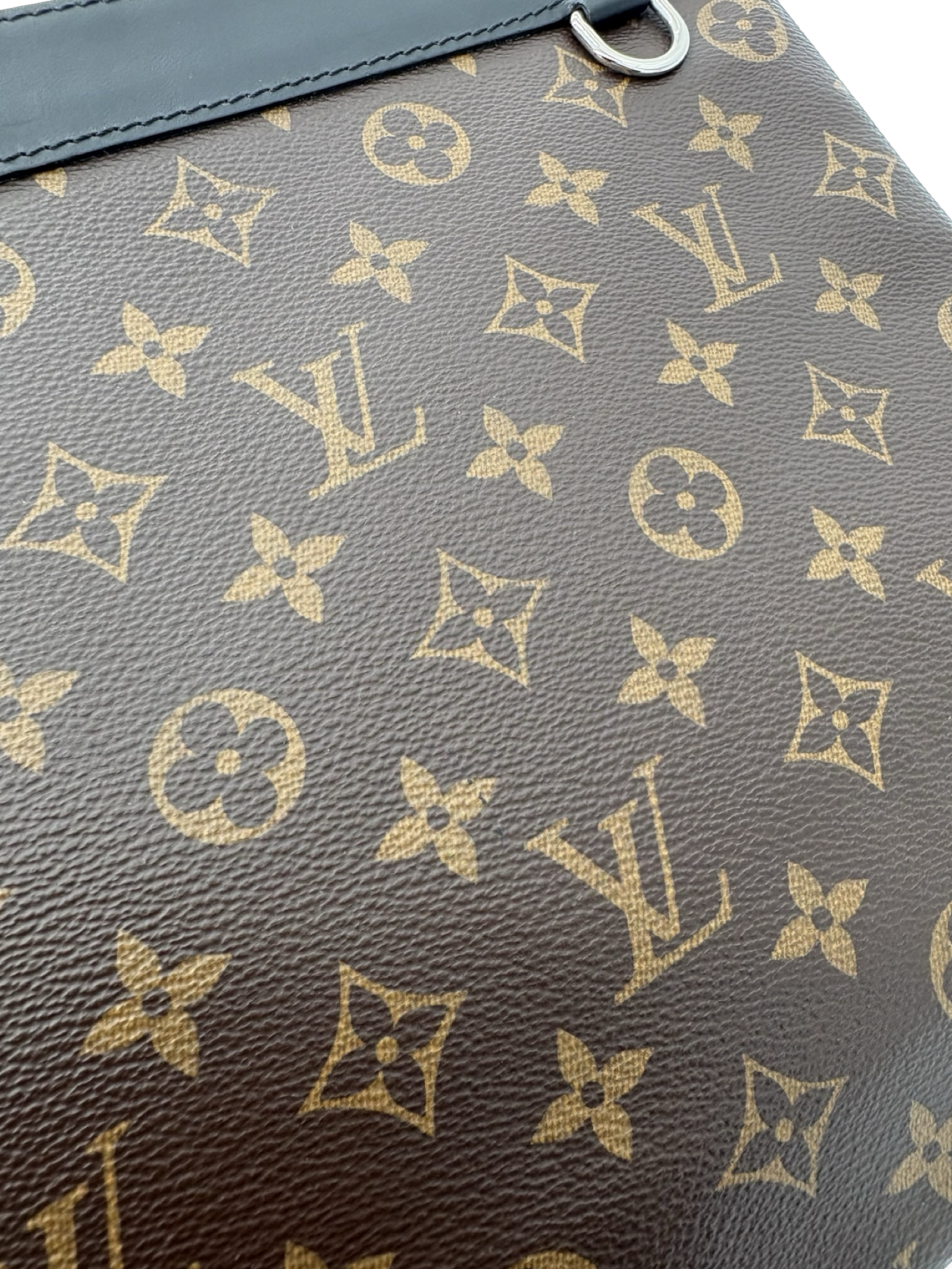 Louis Vuitton Brown Monogram Eclipse Discovery Pochette GM Clutch Bag — image 7