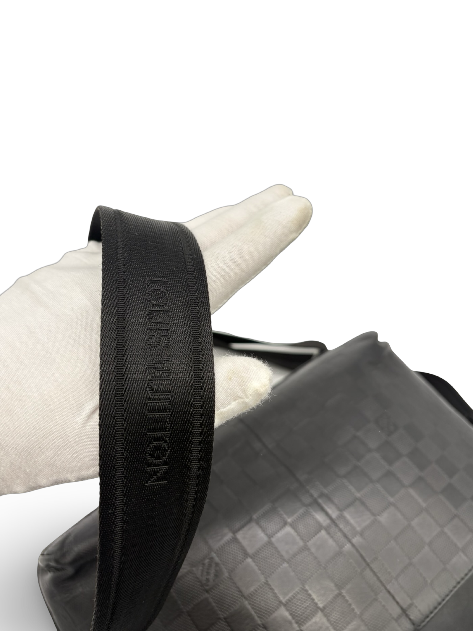 Louis Vuitton Calypso MM Black Damier Infini Messenger Bag — image 11