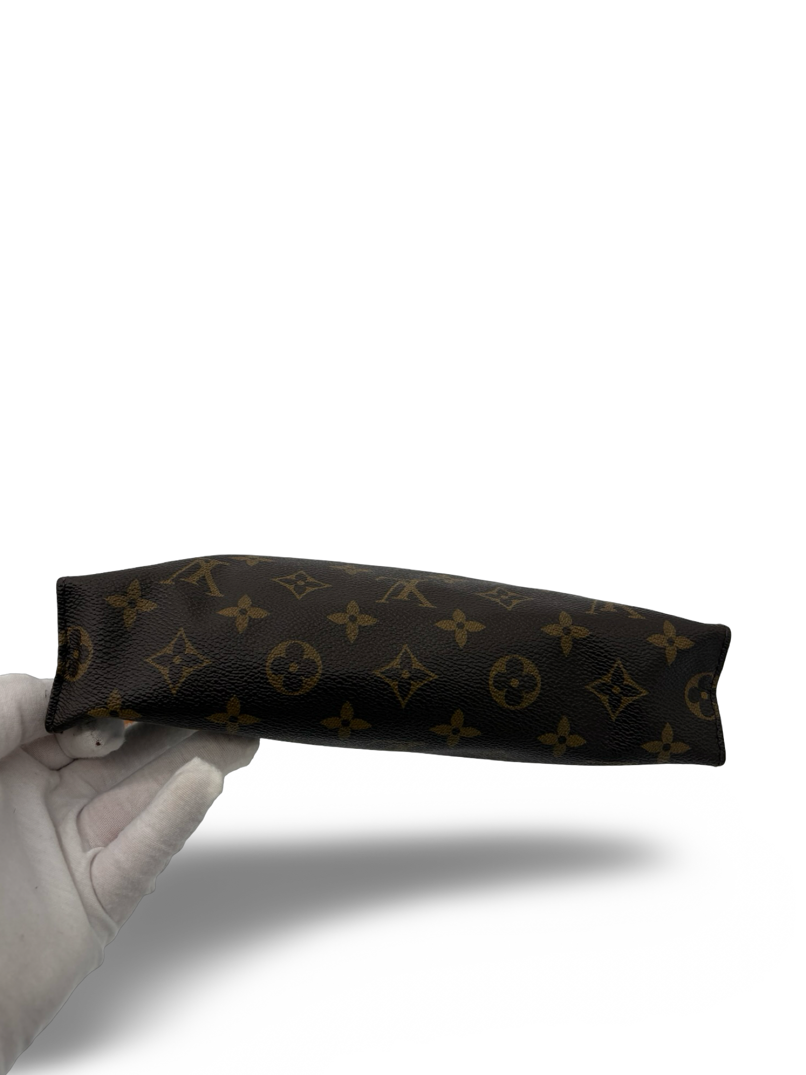Louis Vuitton Toiletry 26 World Tour Edition Brown Canvas Monogram Clutch Bag With Patches — image 7