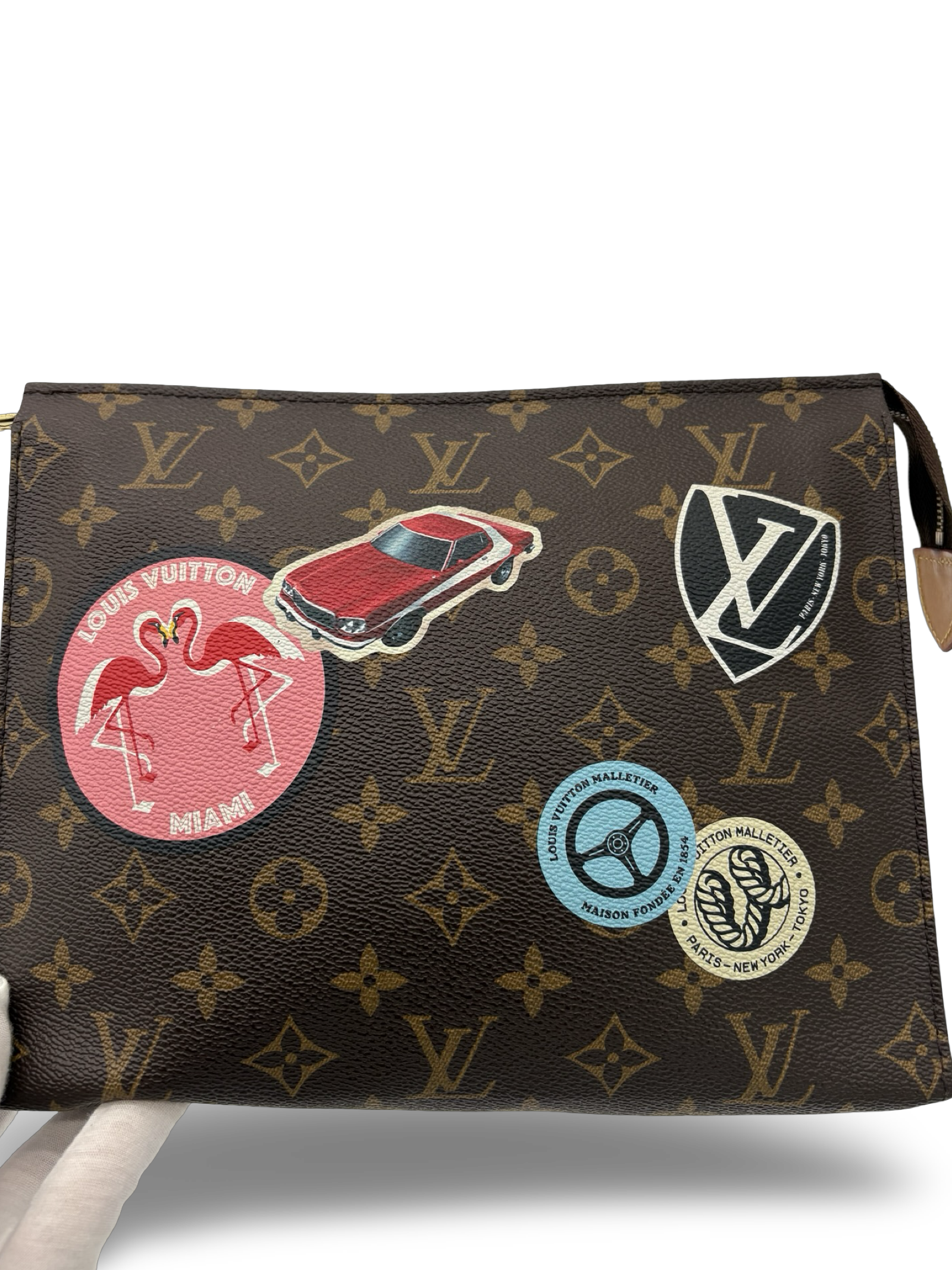 Louis Vuitton Toiletry 26 World Tour Edition Brown Canvas Monogram Clutch Bag With Patches — image 4