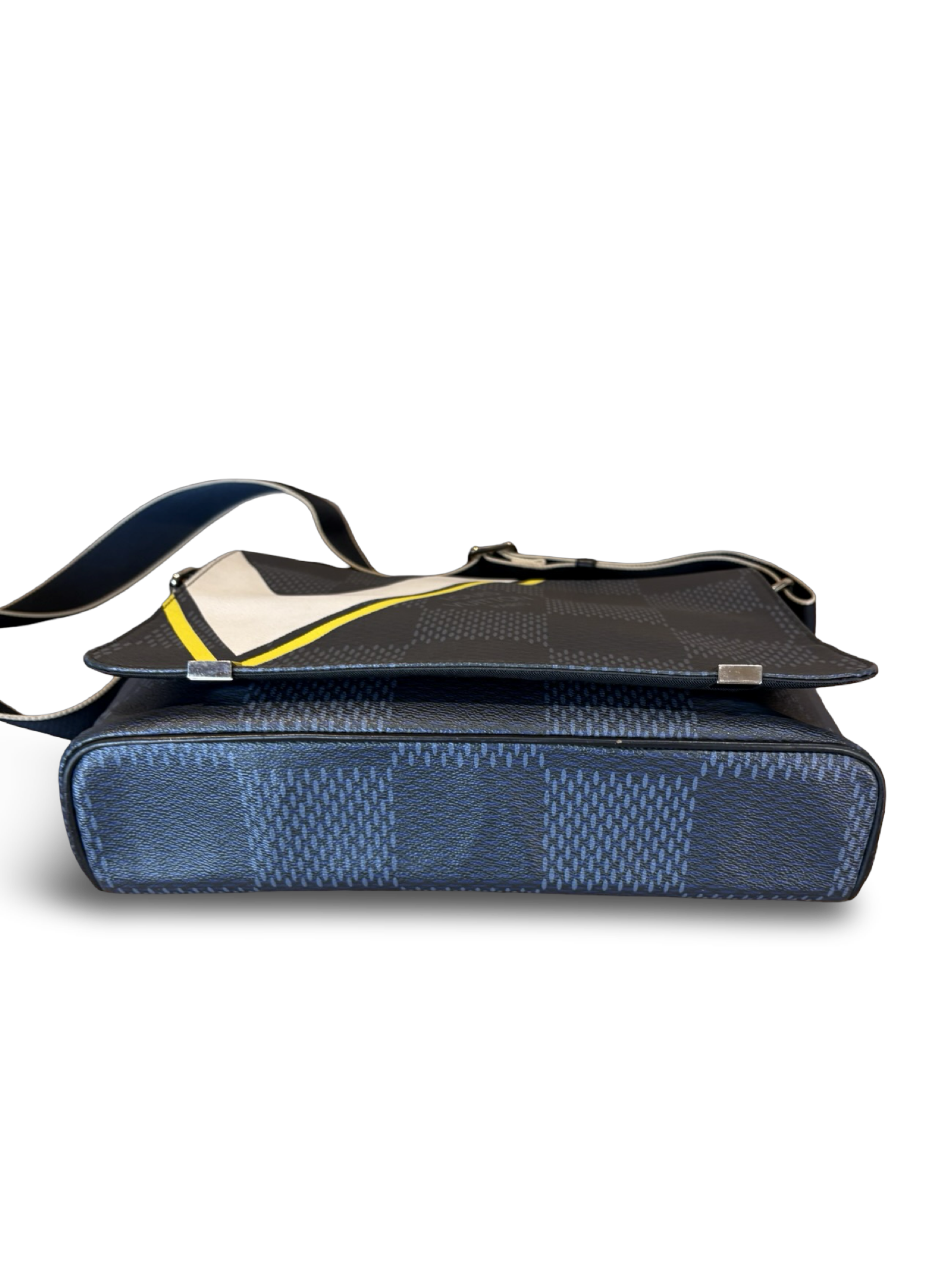 Louis Vuitton District Messenger MM Cobalt Latitude Americas Cup Bag — image 10