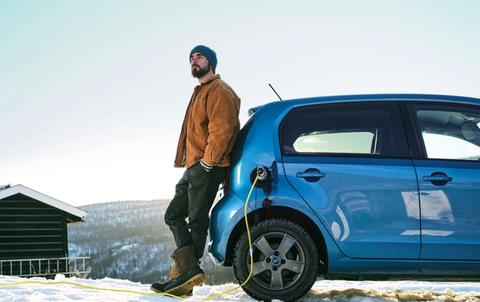 Skoda Citigo fjell mann lader elbil