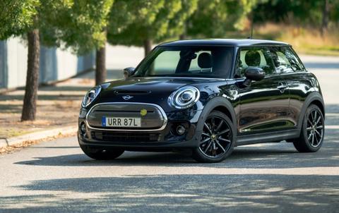MINI cooper SE elektrisk mini sommer svart